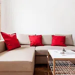 Loft Style Apartment In Hipster Area