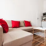 Loft Style Apartment In Hipster Area
